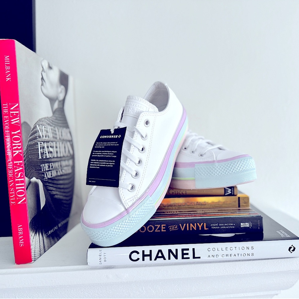 Adorable unicorn platform cons! Never worn.